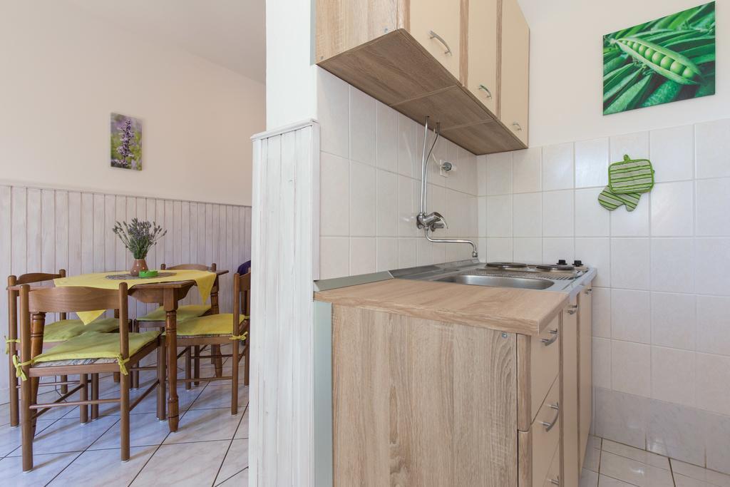 Apartment Milka A4 Кърк Екстериор снимка
